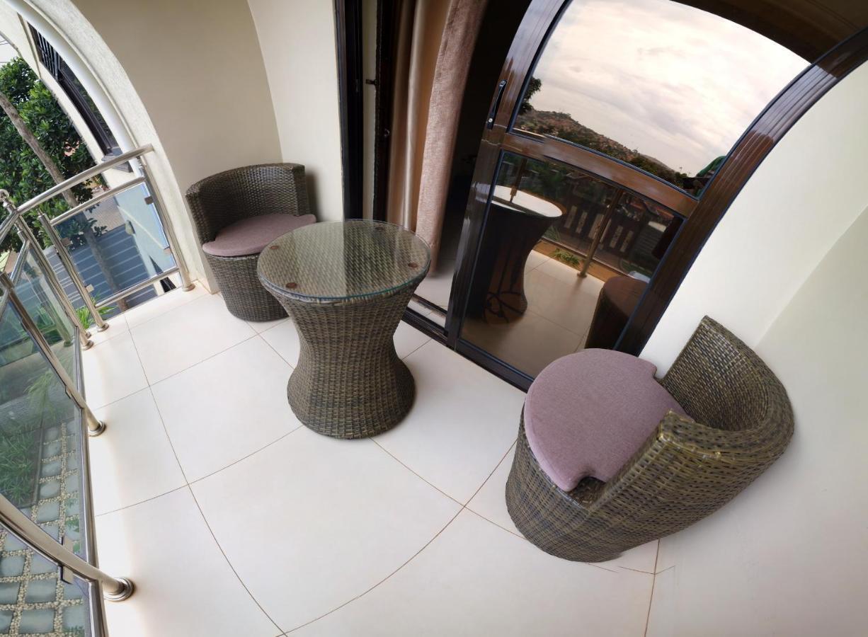 Eric Wilkins Apartments Lubowa Extérieur photo